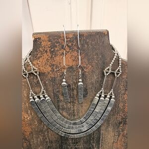 Elegant Silver Necklace and Earring Set